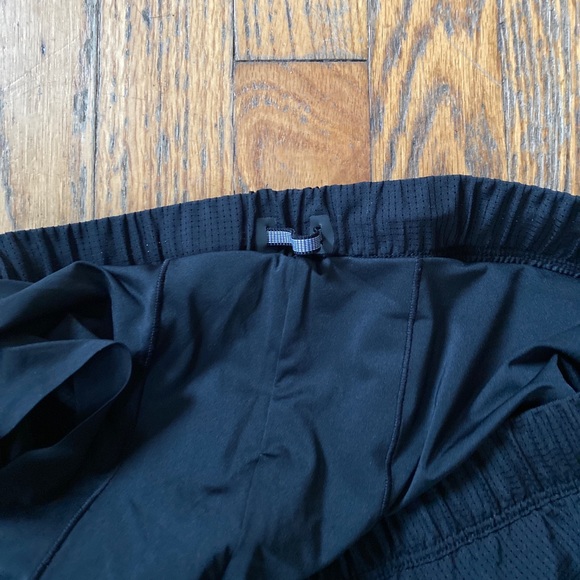 ON cloud running race shorts - Picture 7 of 7